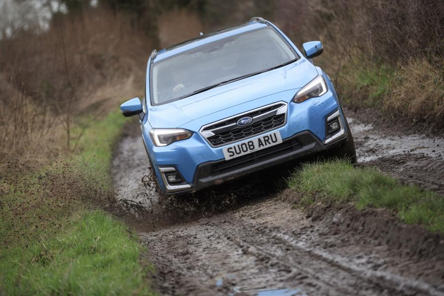  Subaru XV e-Boxer 2020 года  (UK) (фото 7 из 12)